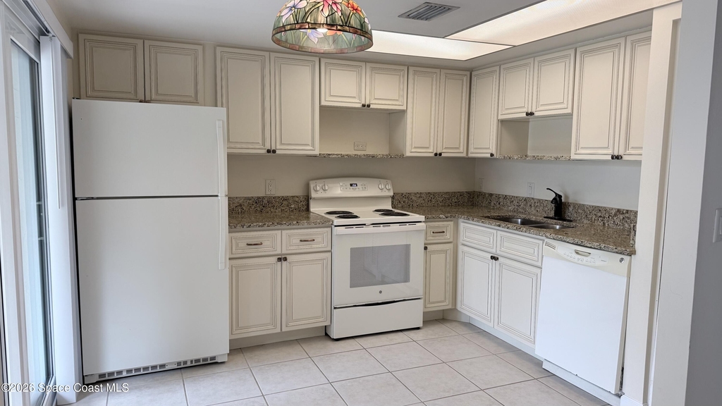 1145 N Shannon Avenue - Photo 5