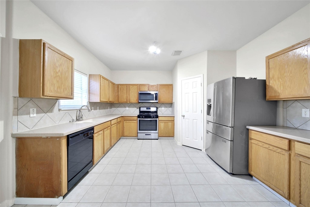 18330 Tangle Tree Ln - Photo 9