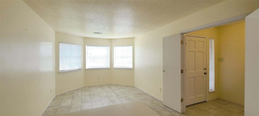 19330 Larissa Drive - Photo 7