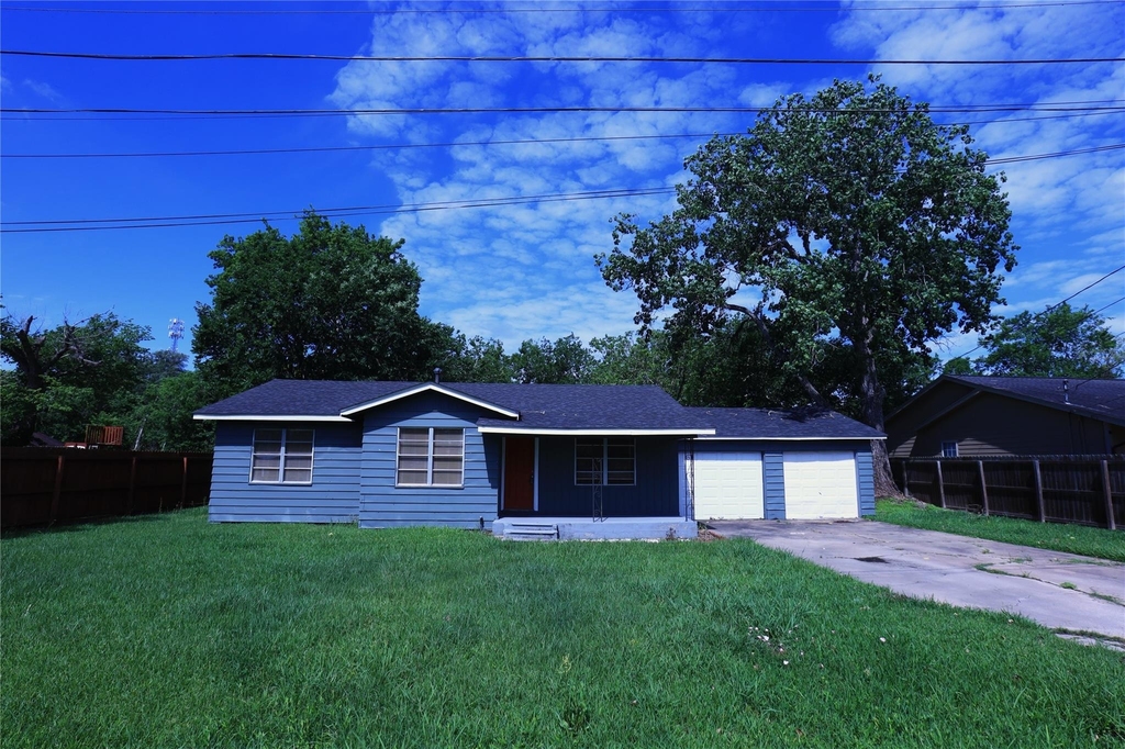130 Bennett Drive - Photo 0