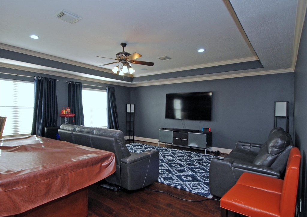 15823 Medina Lake Lane - Photo 38