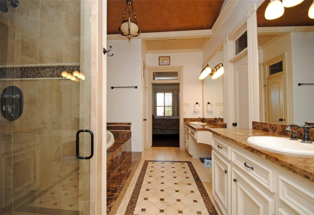 15823 Medina Lake Lane - Photo 24