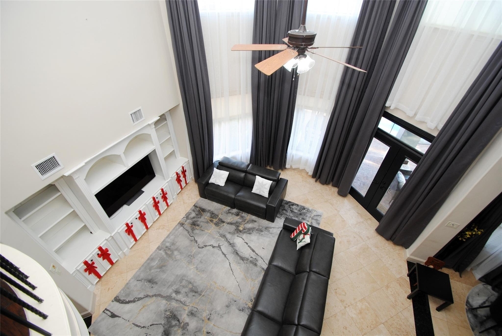 15823 Medina Lake Lane - Photo 5