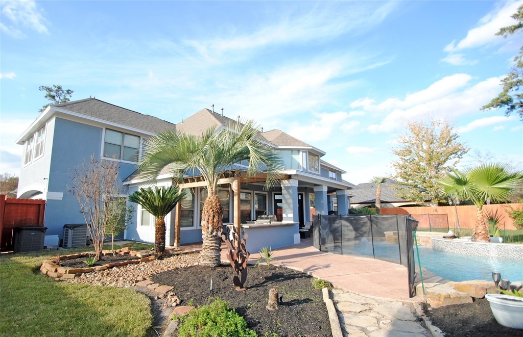 15823 Medina Lake Lane - Photo 45