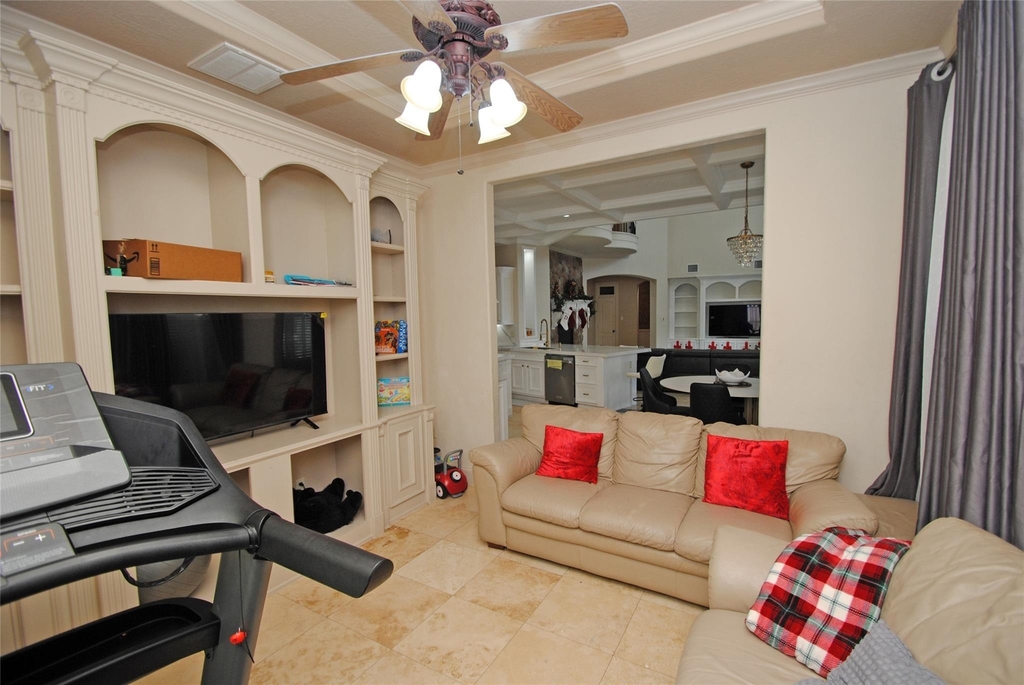 15823 Medina Lake Lane - Photo 18