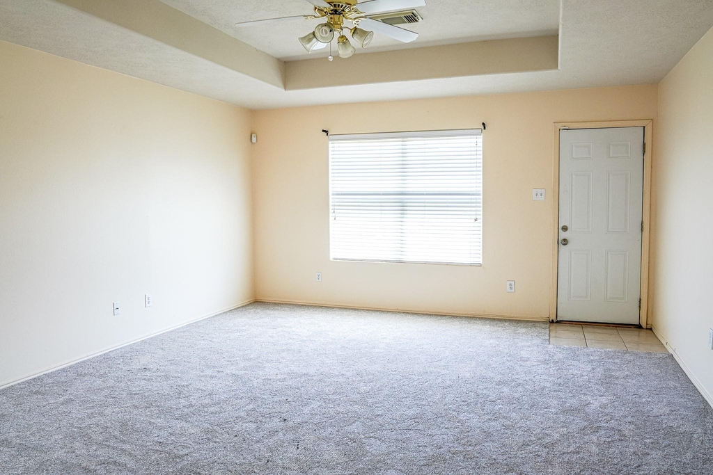 19131 Prairie Bluff Drive - Photo 15