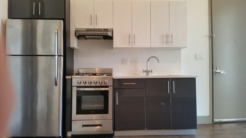 1503 Eastern Pkwy - Photo 3
