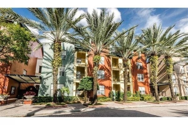 2411 W Horatio Street - Photo 0