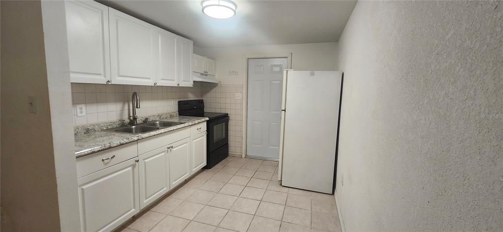 5320 Pine Street - Photo 3