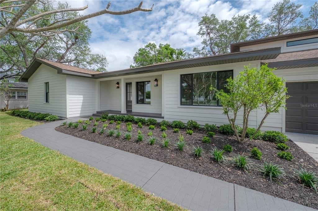 471 W Davis Boulevard - Photo 1