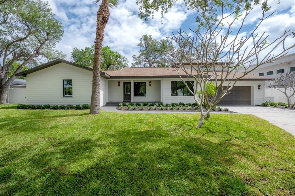 471 W Davis Boulevard - Photo 0