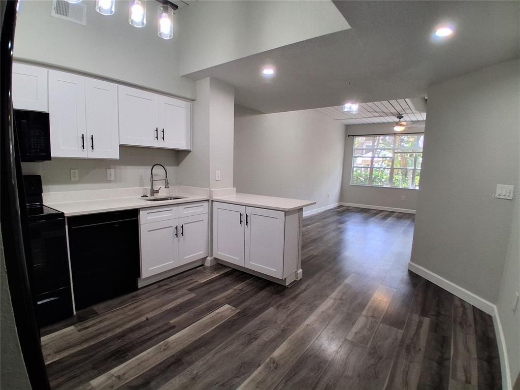 2402 W Azeele Street - Photo 4