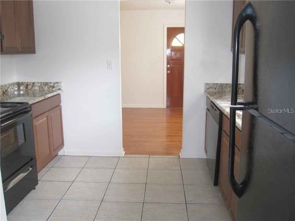 3302 W Wallace Avenue - Photo 2