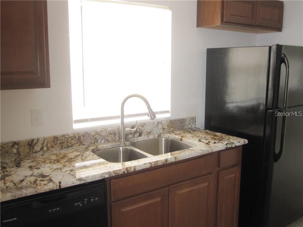 3302 W Wallace Avenue - Photo 3