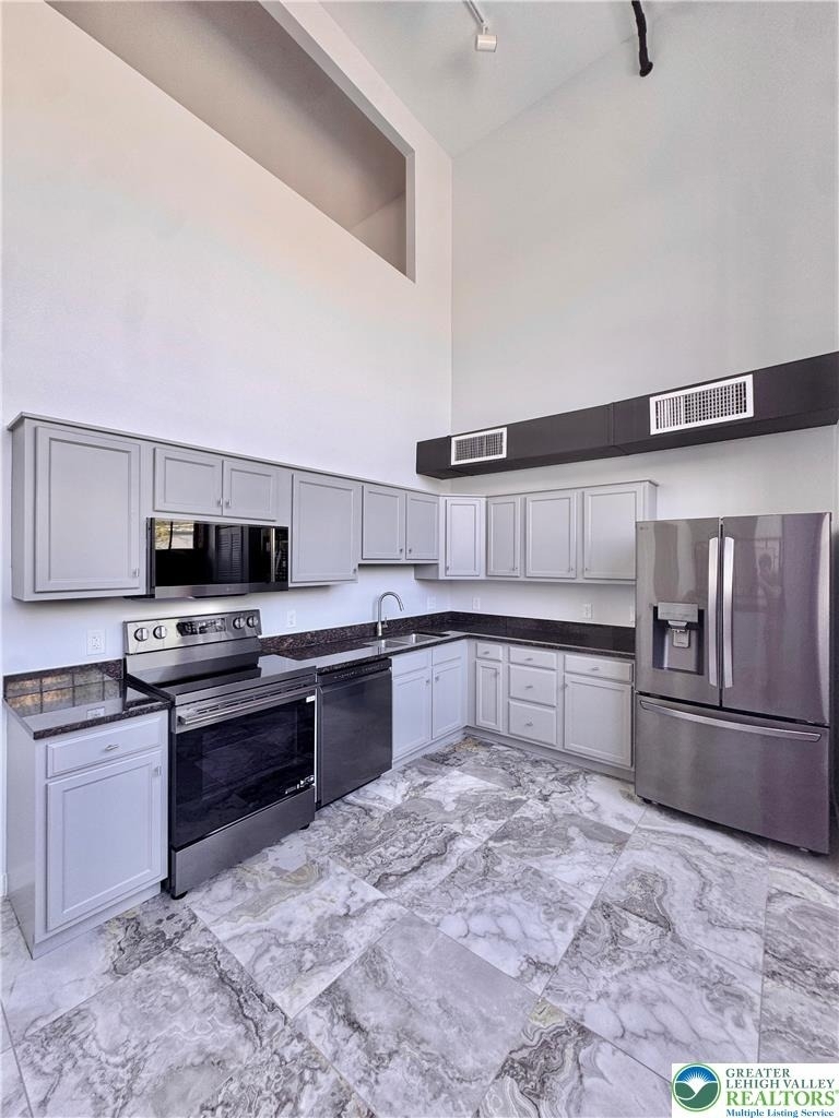 11 W 2nd Street - Photo 5