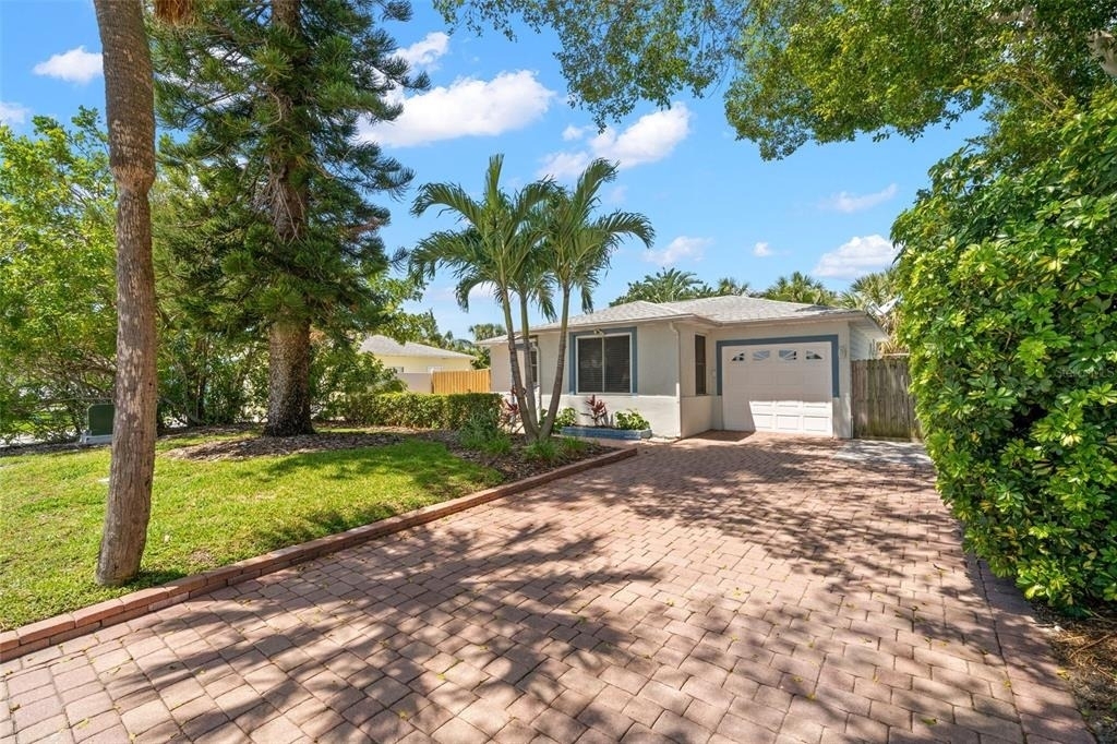 517 79th Avenue - Photo 2