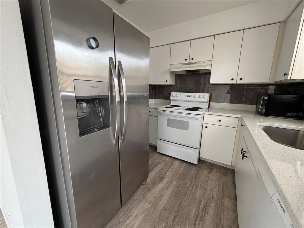 1767 Valencia Avenue - Photo 8