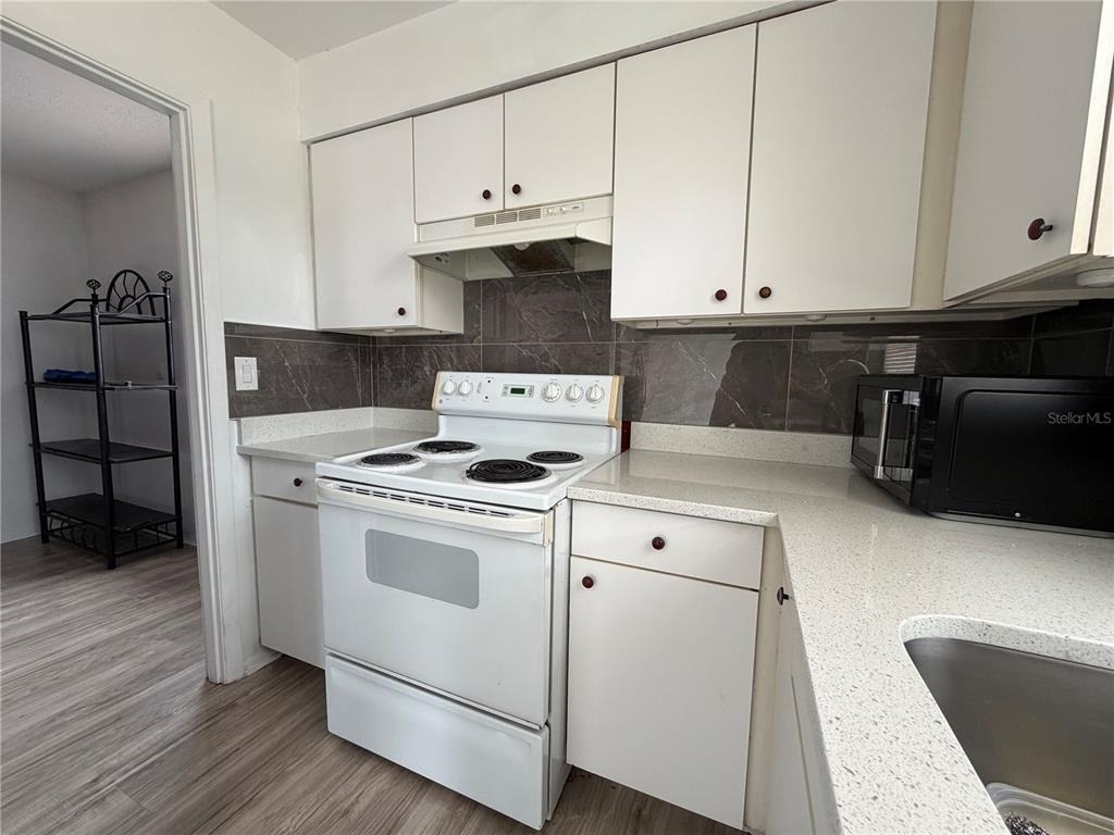 1767 Valencia Avenue - Photo 9