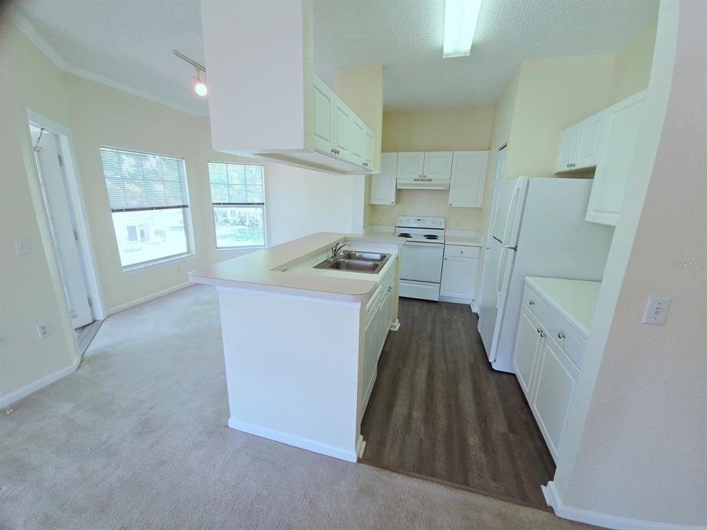 2422 White Magnolia Way - Photo 9