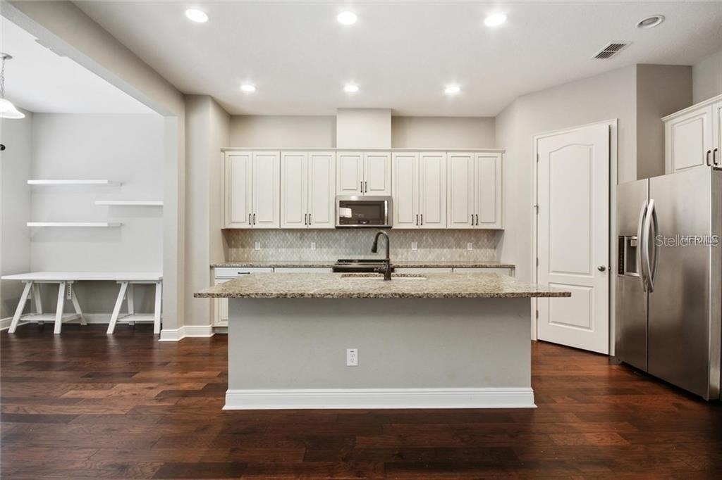2213 Lobelia Drive - Photo 3