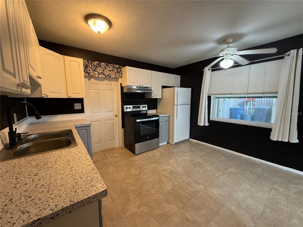 2402 9th Street E - Photo 7