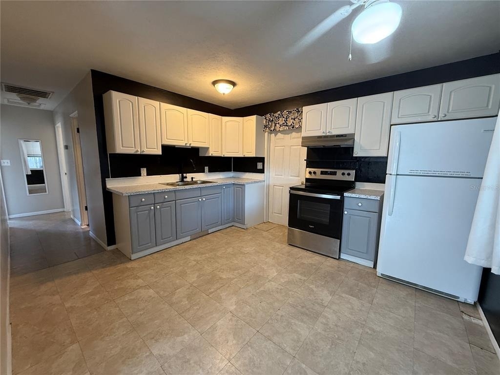2402 9th Street E - Photo 8