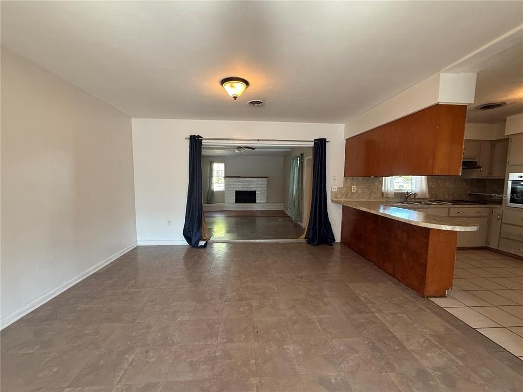 915 14th Street E - Photo 6