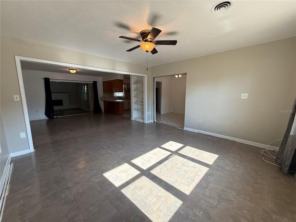 915 14th Street E - Photo 2