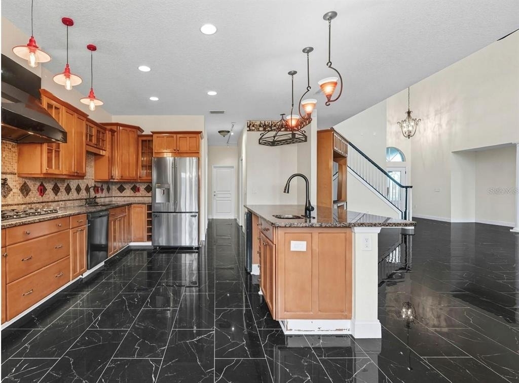 8607 51st Avenue W - Photo 4