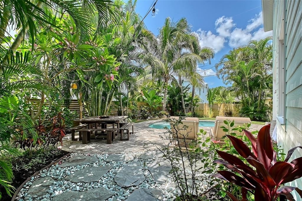 1738 Siesta Drive - Photo 21