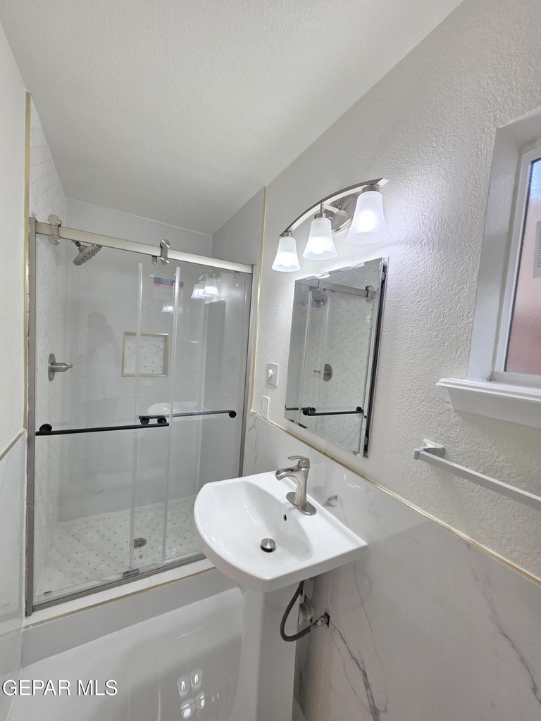 302 Quincy Avenue - Photo 8