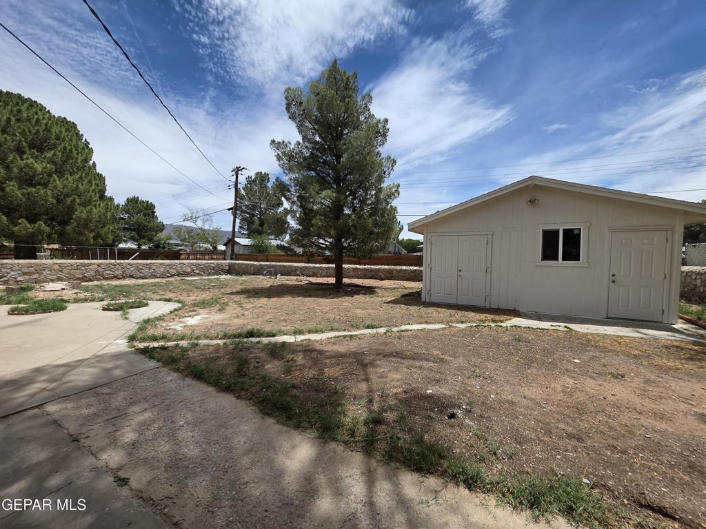 302 Quincy Avenue - Photo 31