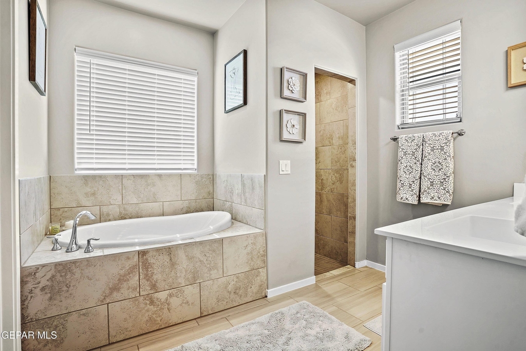 12612 Dorchester Avenue - Photo 3