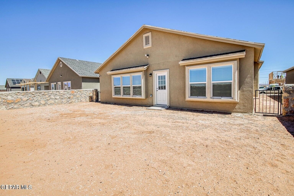 1013 Summer Lake Street - Photo 44