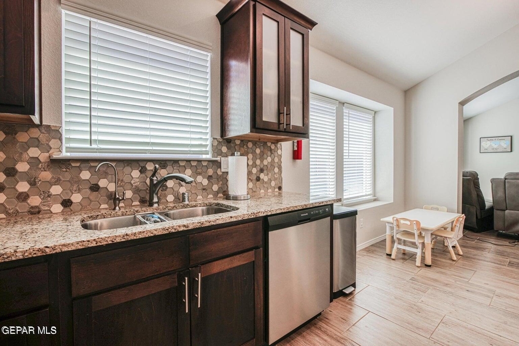 1013 Summer Lake Street - Photo 17