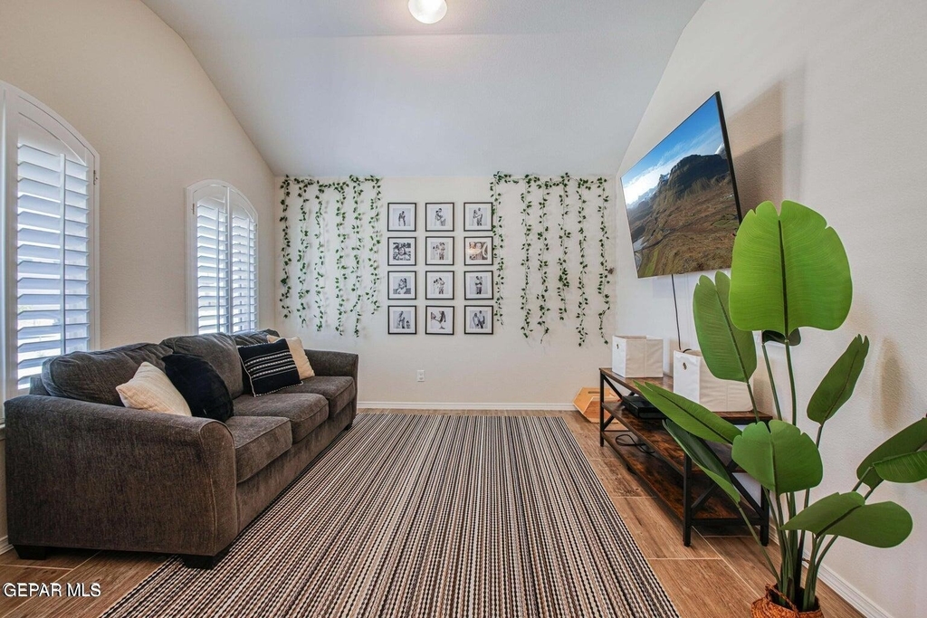 1013 Summer Lake Street - Photo 8