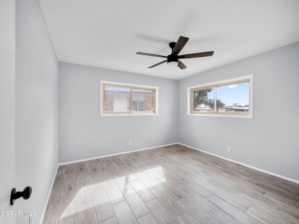 5205 Nome Avenue - Photo 18