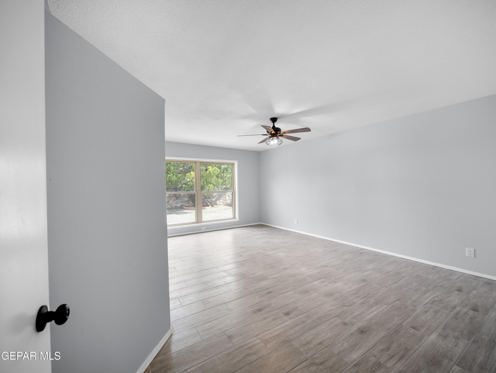 5205 Nome Avenue - Photo 14