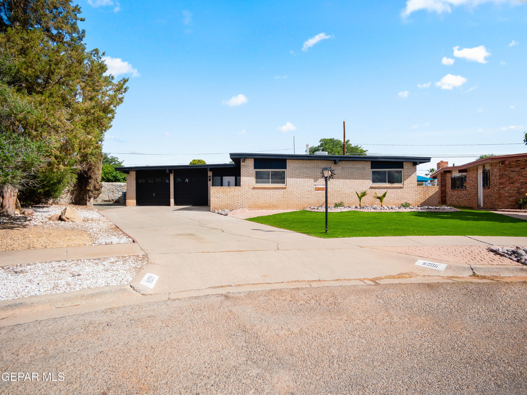 5205 Nome Avenue - Photo 0