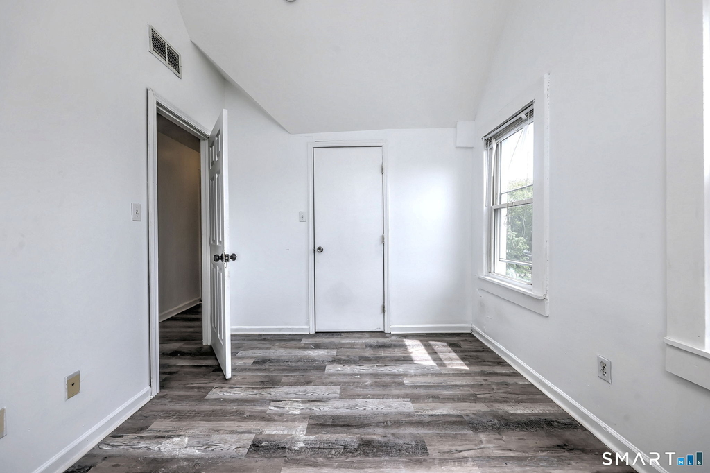 483 Ferry Street - Photo 14