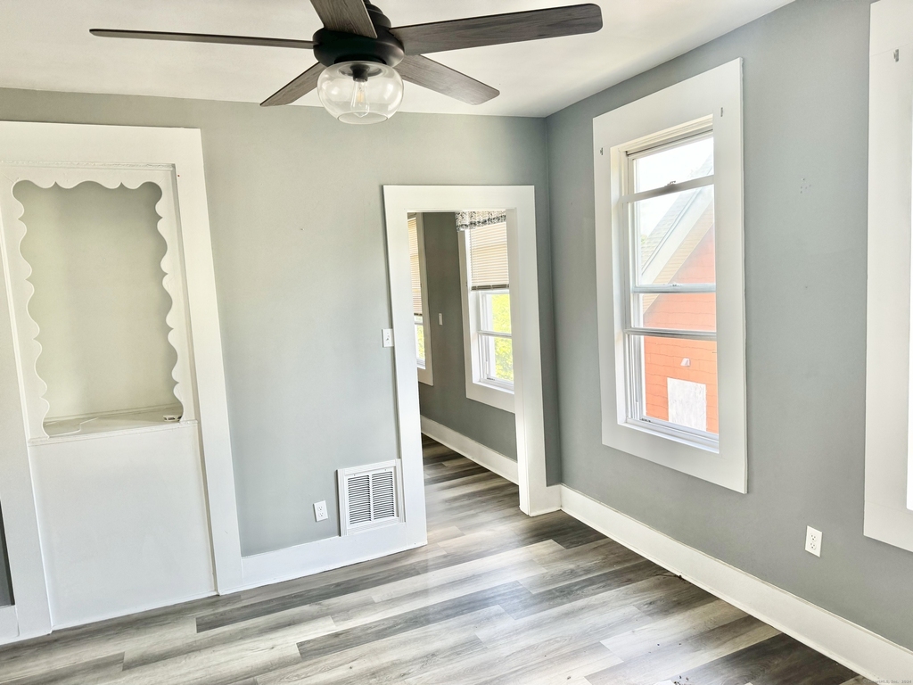 247 Ivy Street - Photo 3