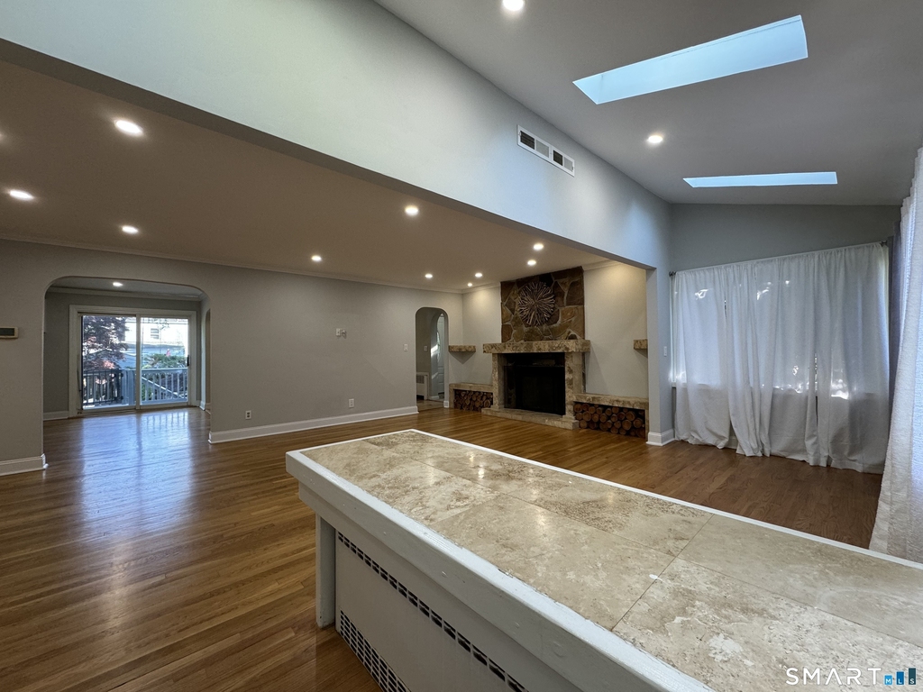415 Savoy Street - Photo 2