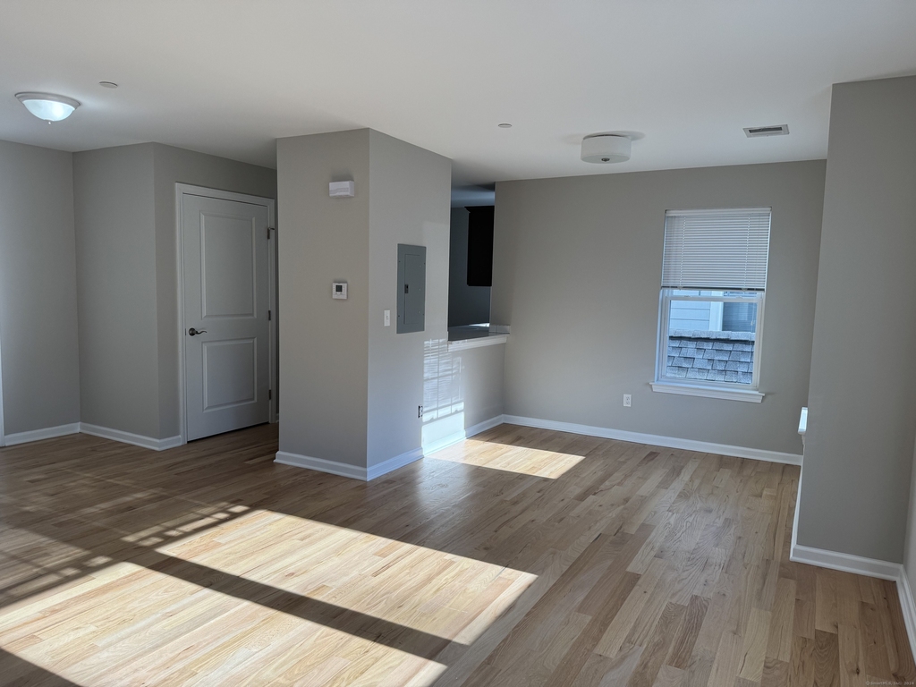 314 Bridgeport Avenue - Photo 4