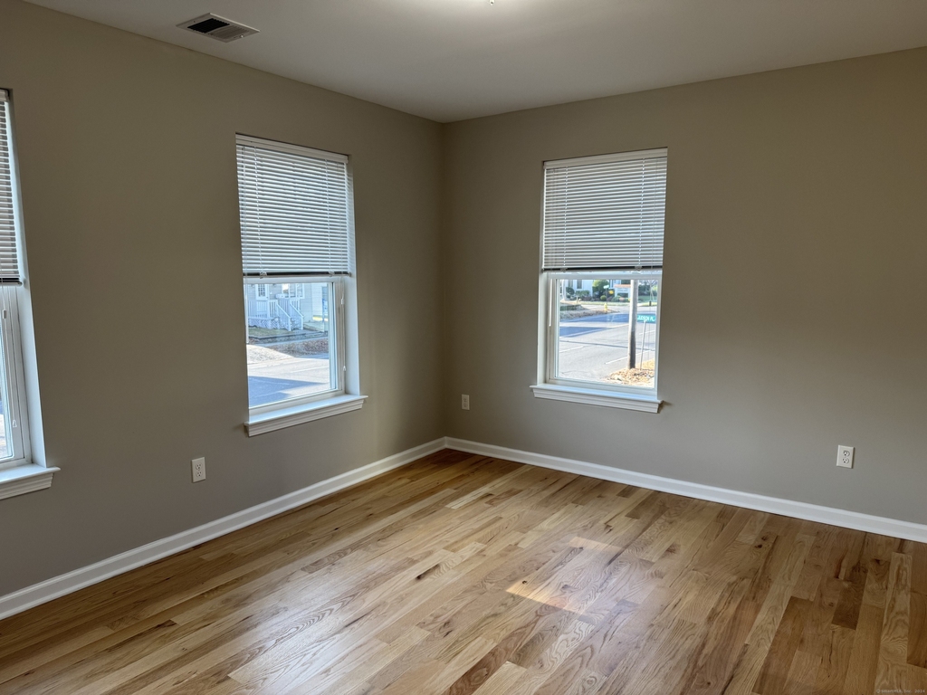 314 Bridgeport Avenue - Photo 10