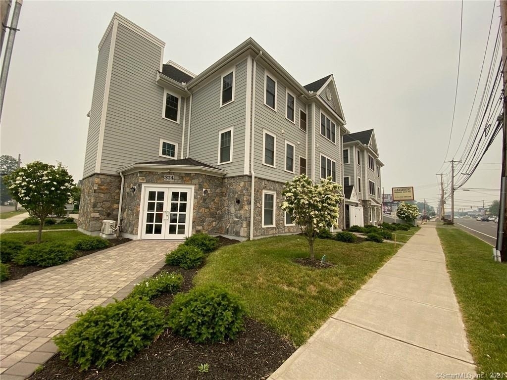 314 Bridgeport Avenue - Photo 0