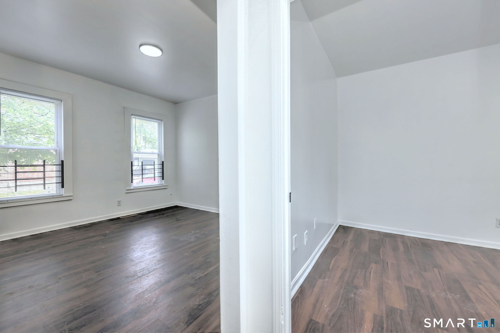 483 Ferry Street - Photo 6