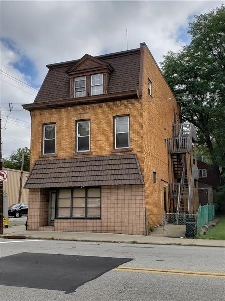 1120 Swissvale Ave - Photo 1