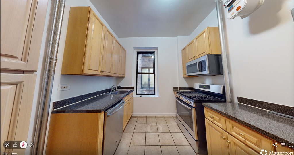 West 170th Street - Photo 4