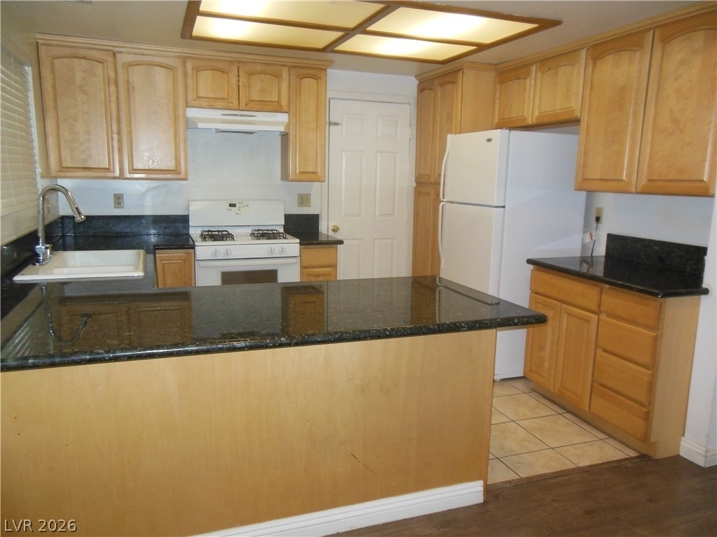 7532 Parnell Avenue - Photo 5