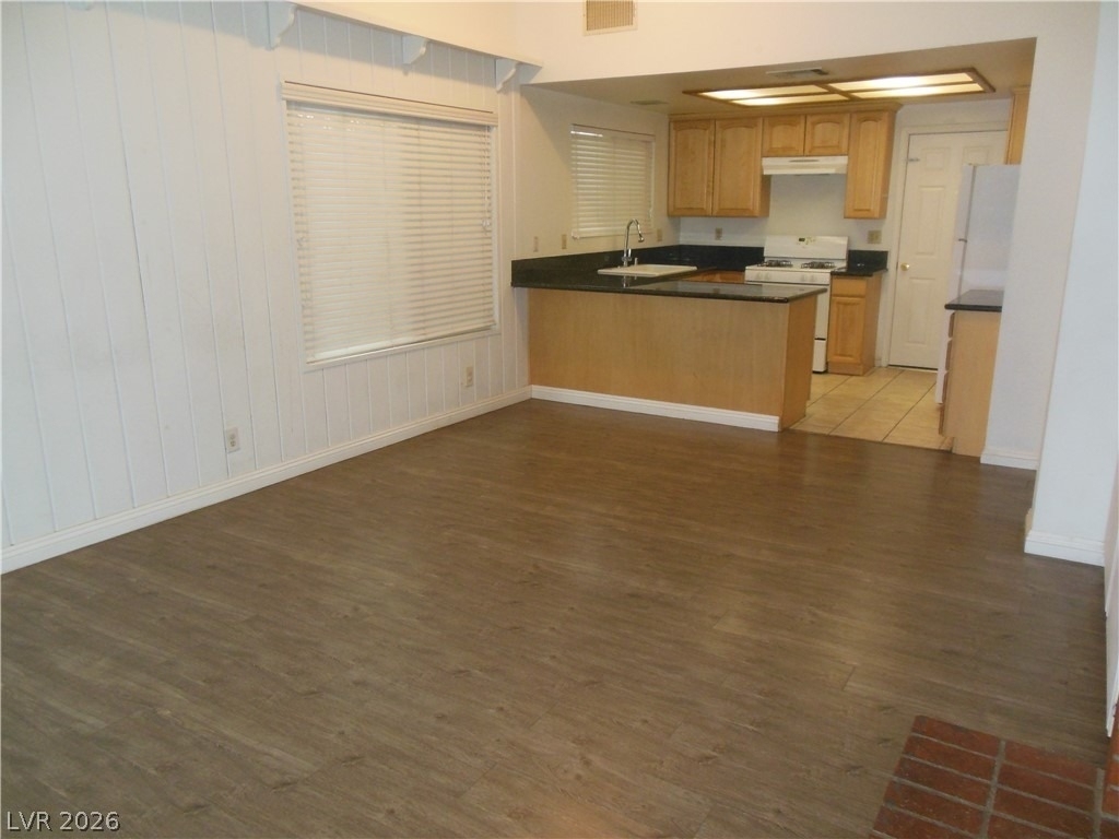 7532 Parnell Avenue - Photo 7